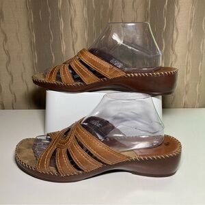 Cobbie Cuddlers Women's 10 W Tan Brown Leather Cut Out Stitched Slide Low Wedge